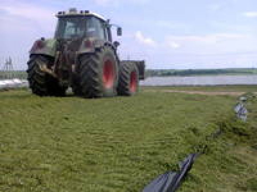Для аграриев Камско-Устьинского района наступила ответственная пора – заготовка кормов.