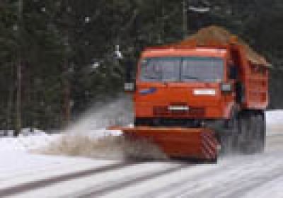 На дорогах нашего района работает пять единиц снегоуборочной техники