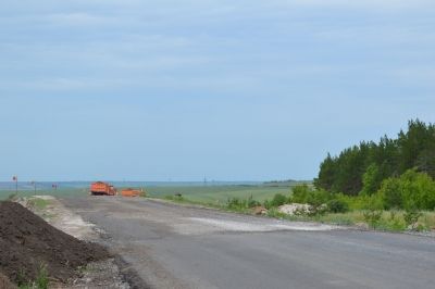 Дороги в Камско-Устьинском районе становятся не только качественнее, но и шире 