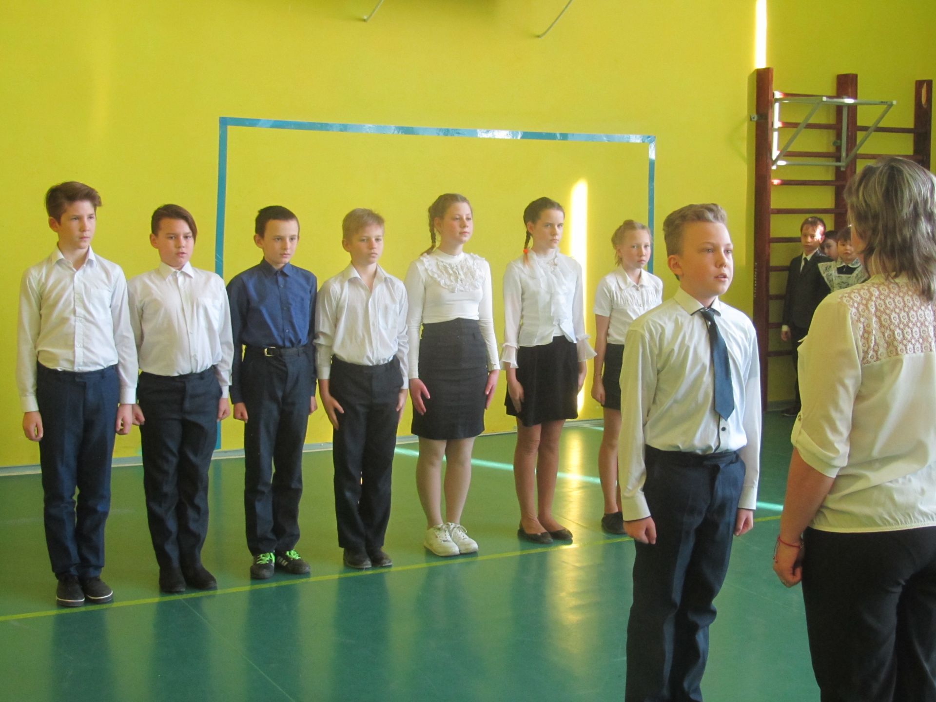 В Рудницкой средней школе прошел конкурс-смотр строя и песни - фоторепортаж, видео