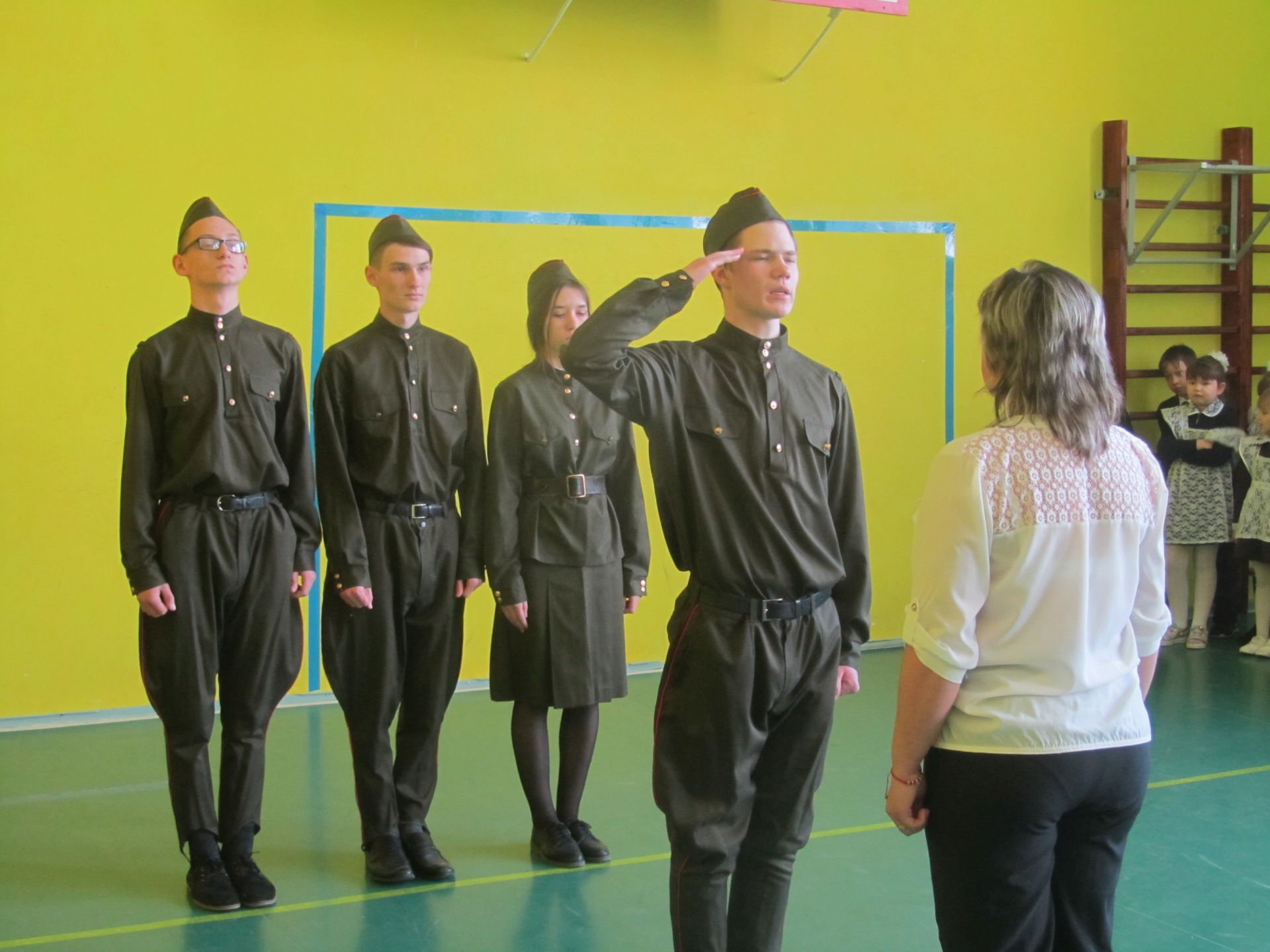 В Рудницкой средней школе прошел конкурс-смотр строя и песни - фоторепортаж, видео
