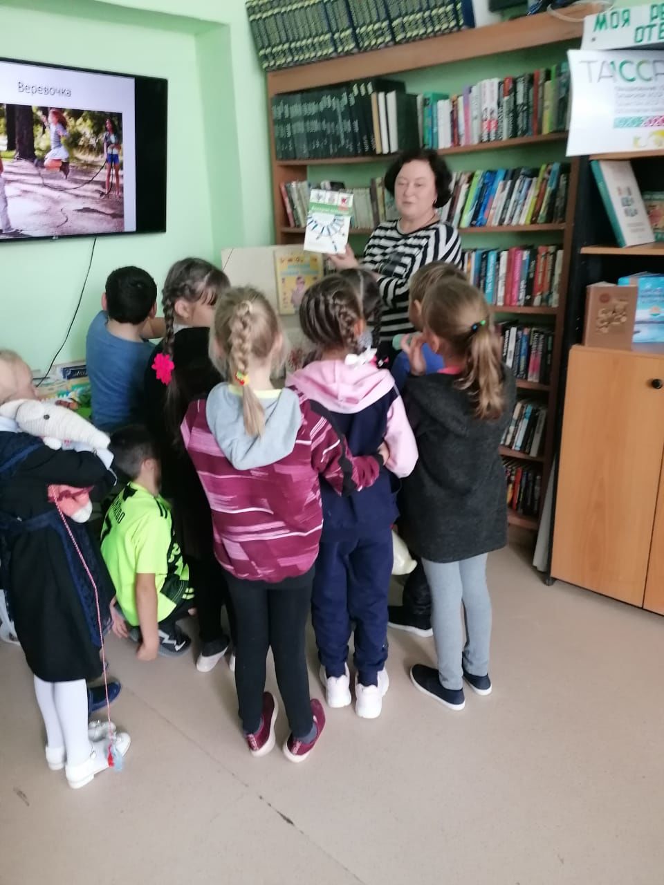 Познавательный час «Чем играли наши предки» в Красновидовской сельской библиотеке