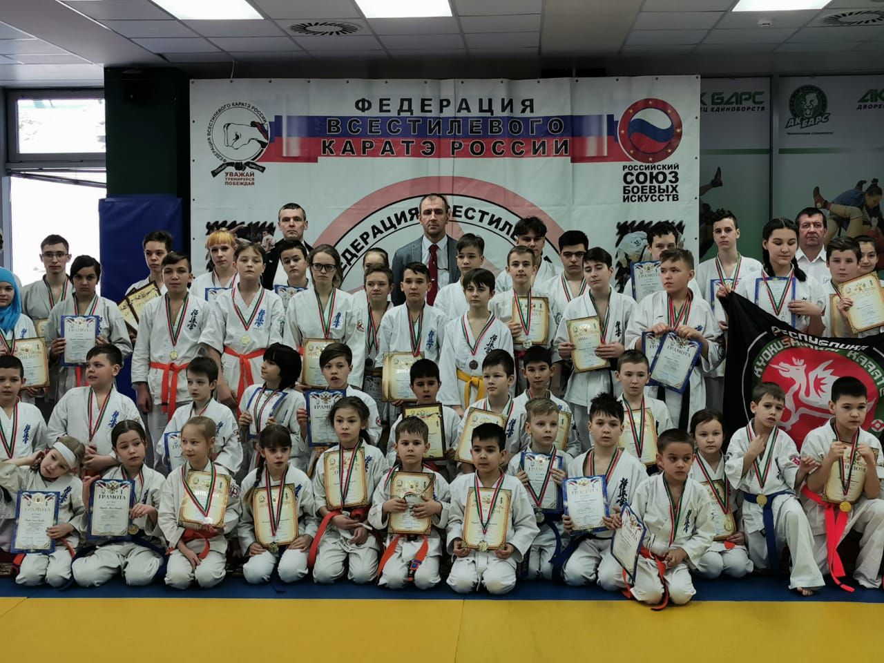 Юные каратисты Камского Устья привезли 6 призовых мест с Чемпионата Казани