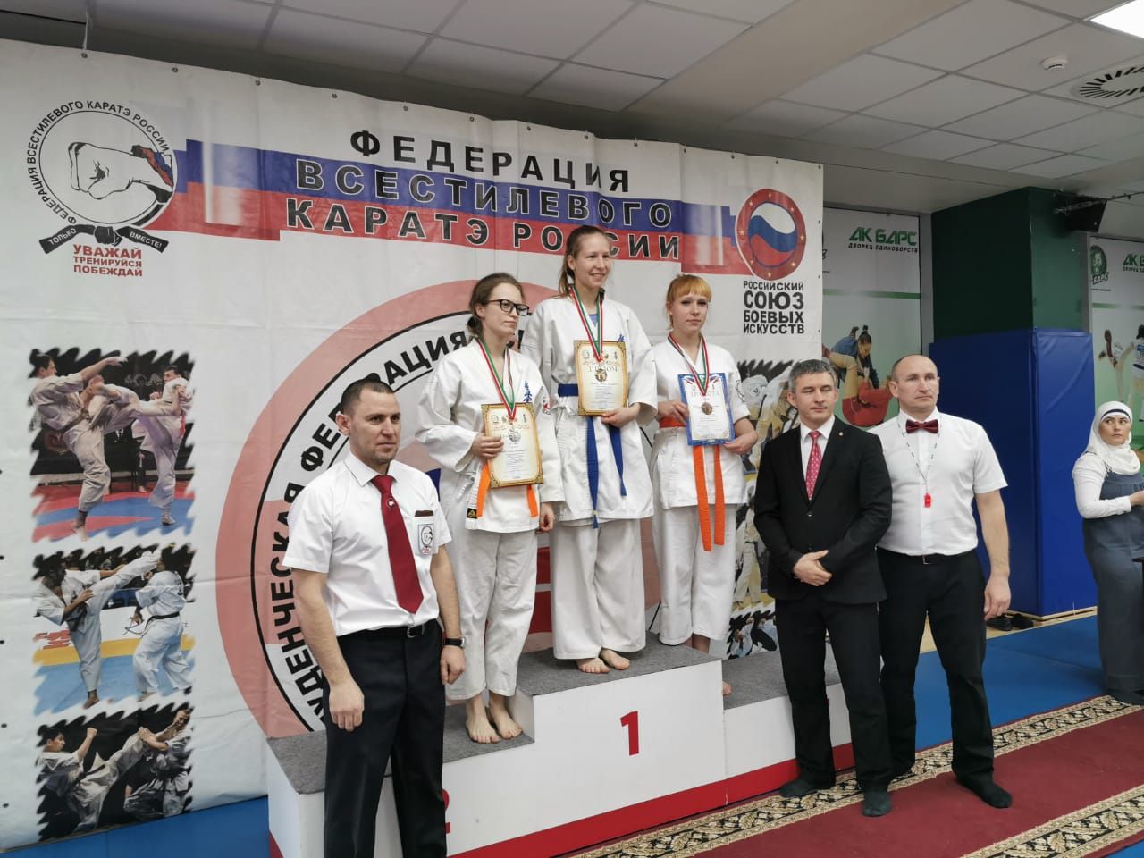 Юные каратисты Камского Устья привезли 6 призовых мест с Чемпионата Казани