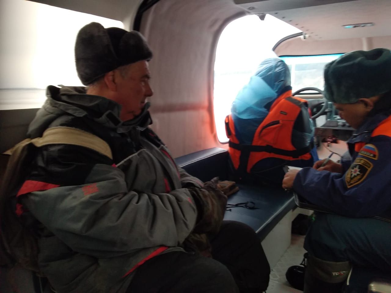 Спасателей вызвала жительница Антоновки, супруг которой заблудился в тумане на льду Волги