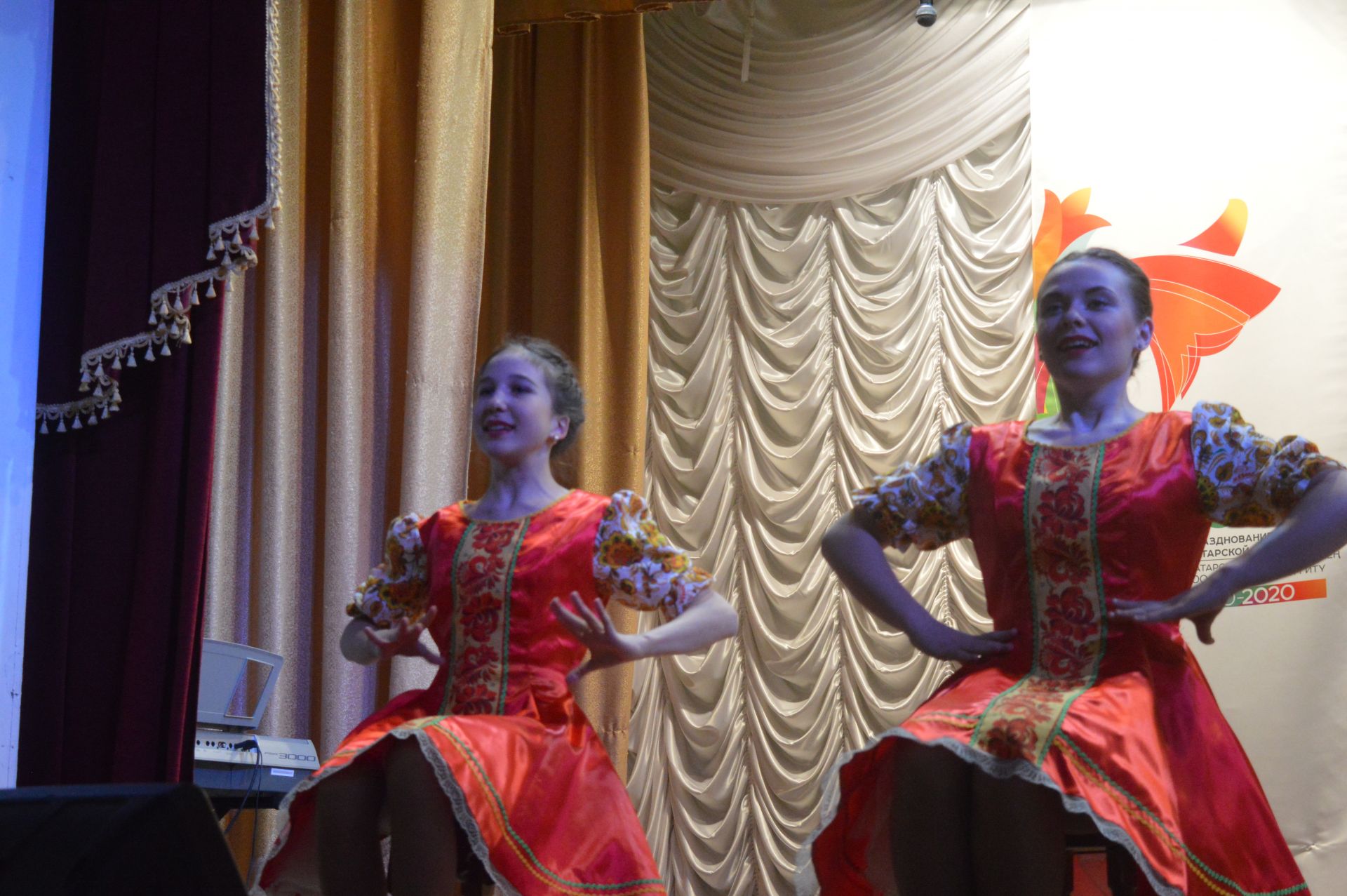 Фестиваль "Без бергэ" в Камском Устье собрал талантливых юных певцов, танцоров и чтецов (фоторепортаж + видео)