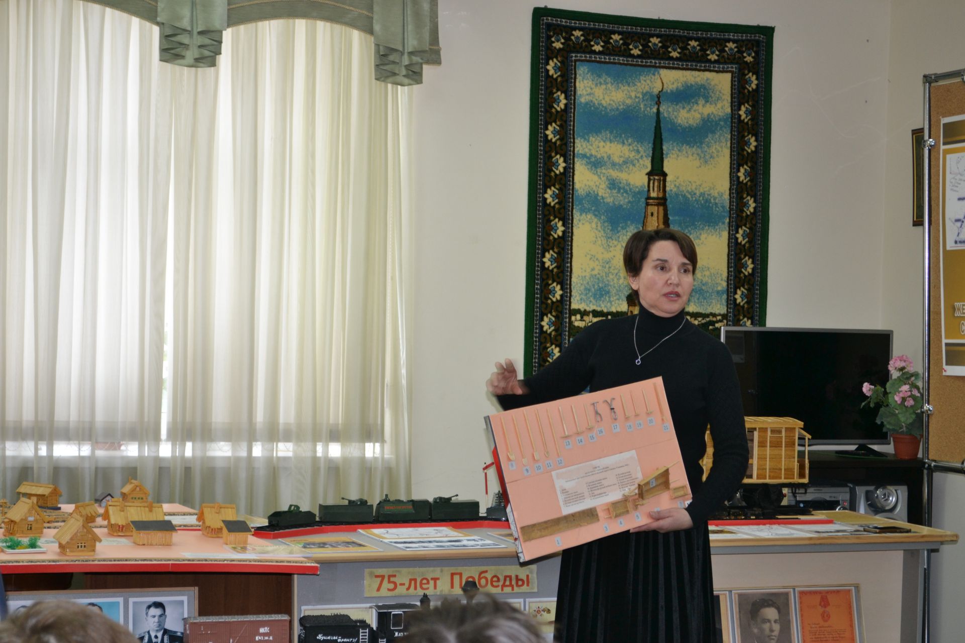 В районном краеведческом музее состоялось открытие передвижной выставки «Путь к Победе через Буинск»
