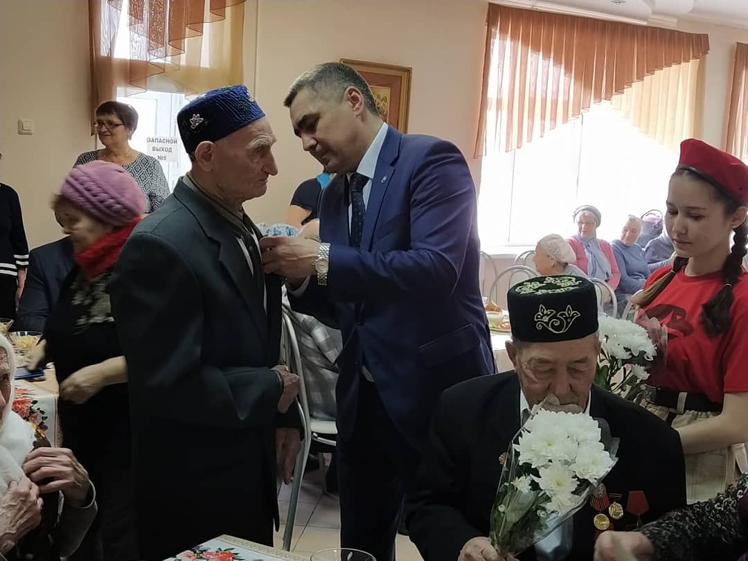 В Камском состоялось торжественное вручение медалей к 75-летию Победы в ВОВ