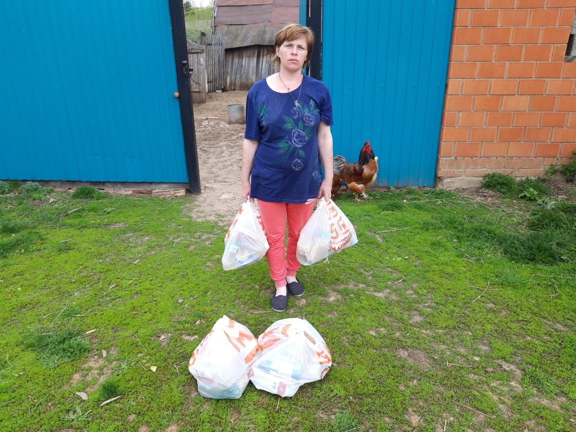 В Камско-Устьинском районе нуждающиеся семьи получили адресную благотворительную помощь (+ фото)