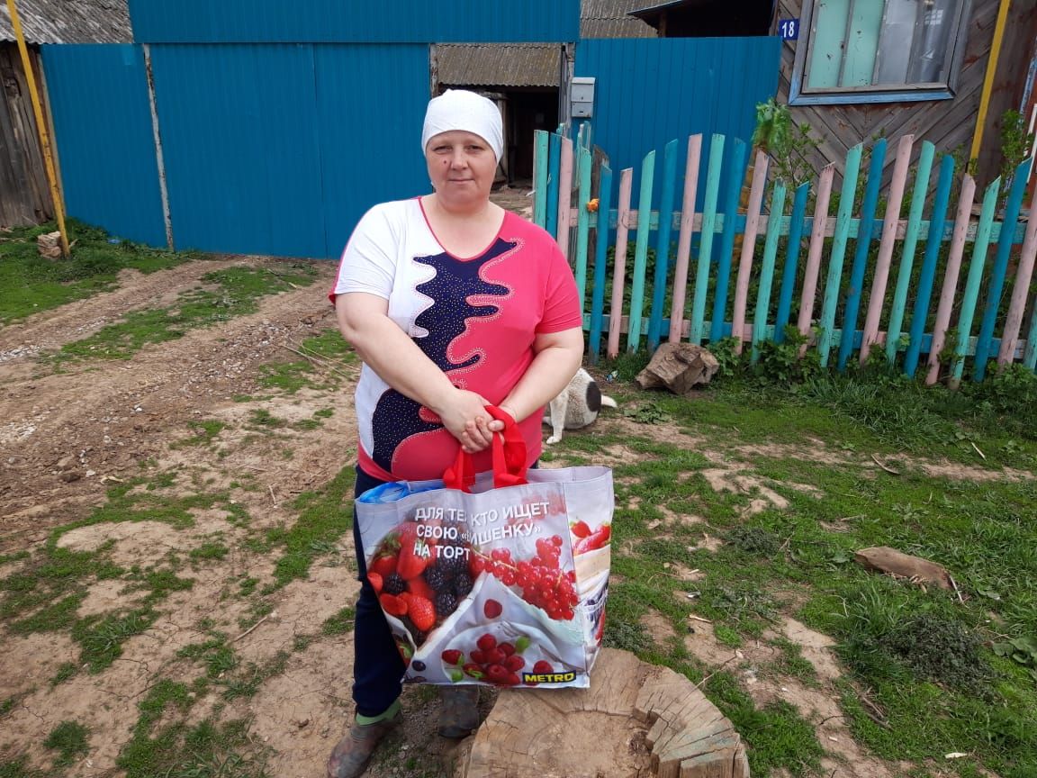 В Камско-Устьинском районе нуждающиеся семьи получили адресную благотворительную помощь (+ фото)