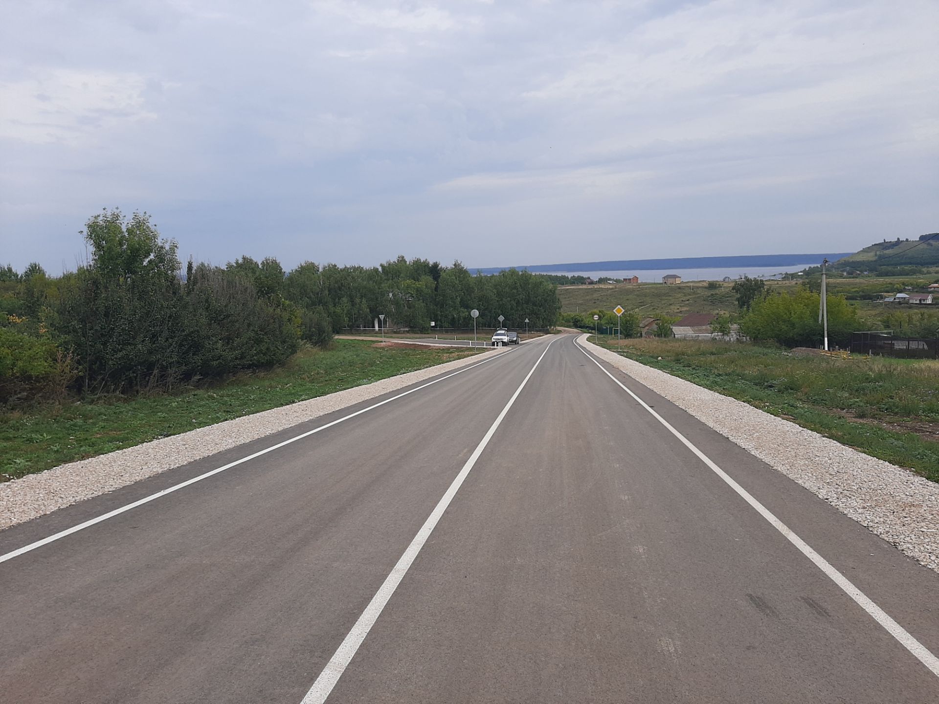 Почти 3 км дороги до Красновидово отремонтировали капитально  (фоторепортаж)