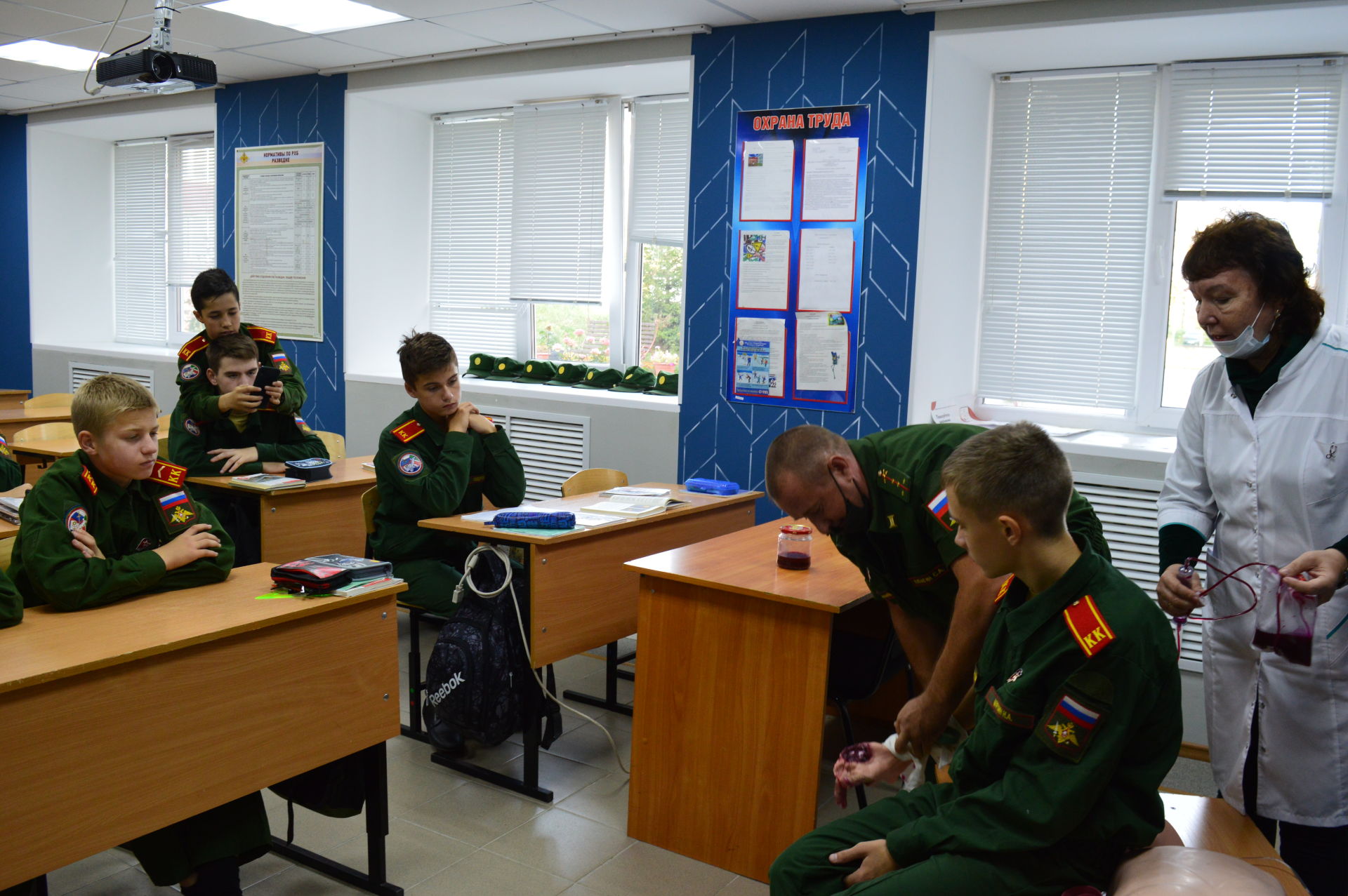 «Точка роста»  украсила еще одну школу в Камско-Устьинском районе - фоторепортаж