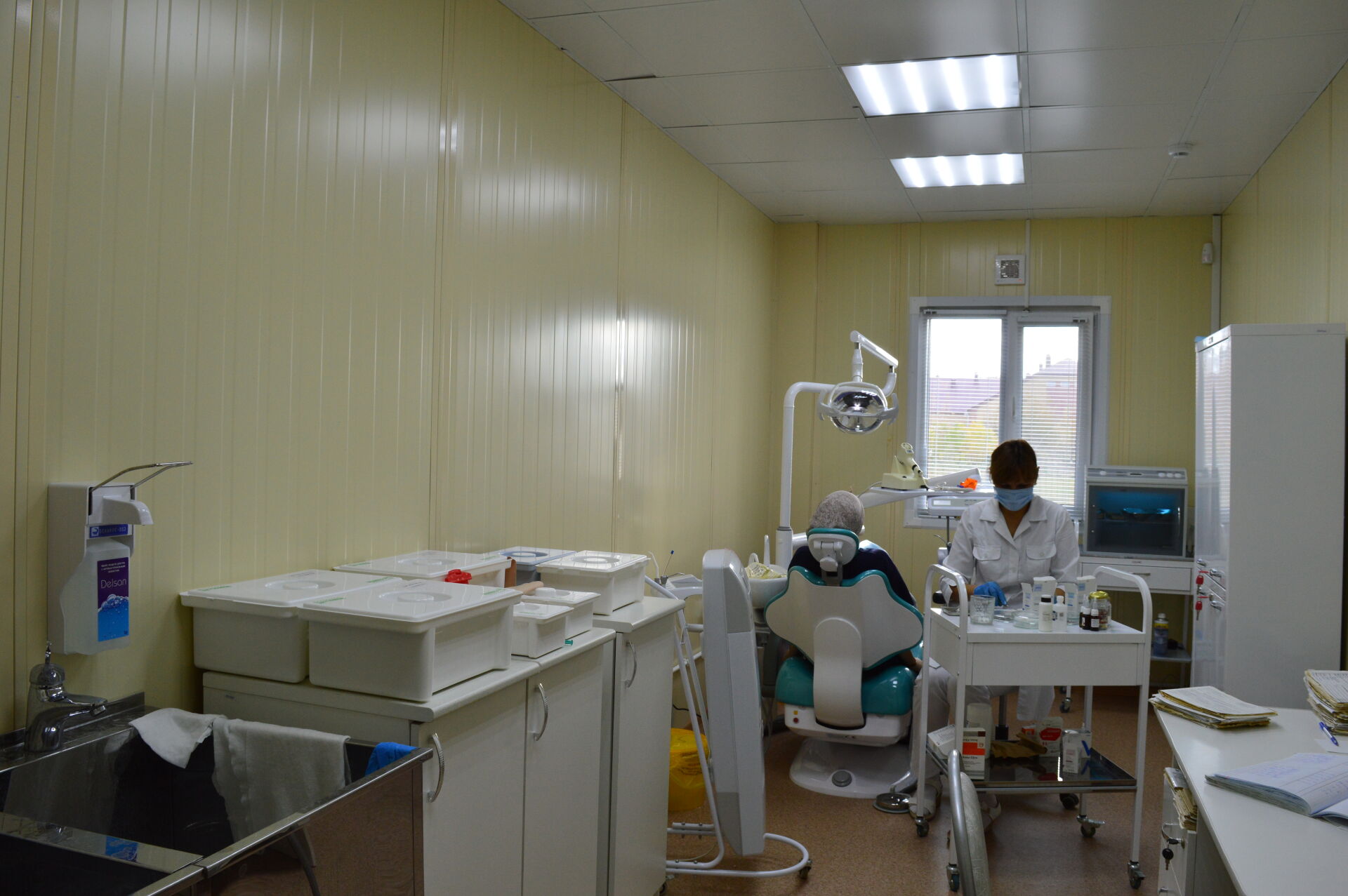 В Куйбышевском Затоне принимает стоматолог