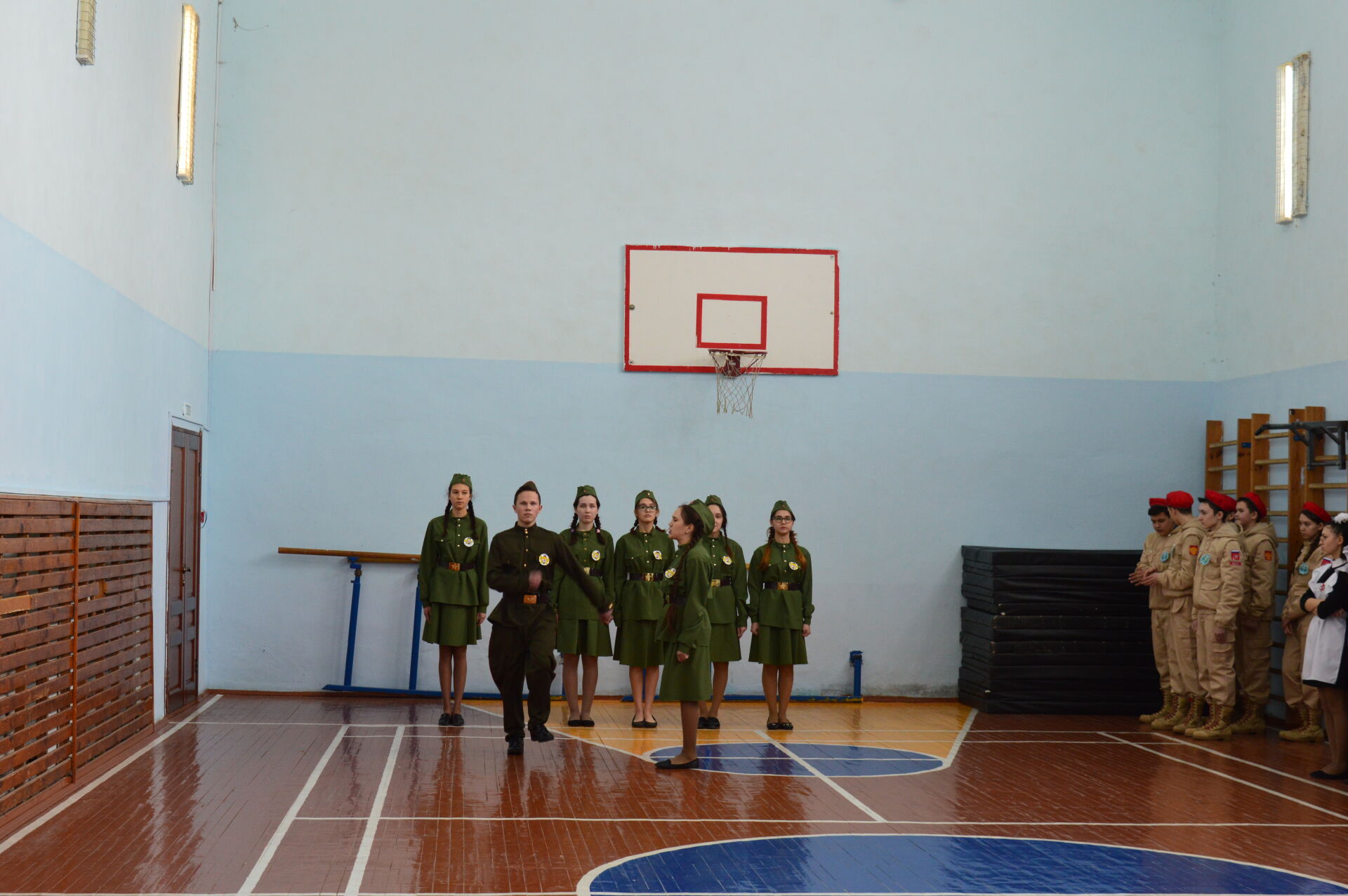 «Смотр строя и песни» в Татарской школе