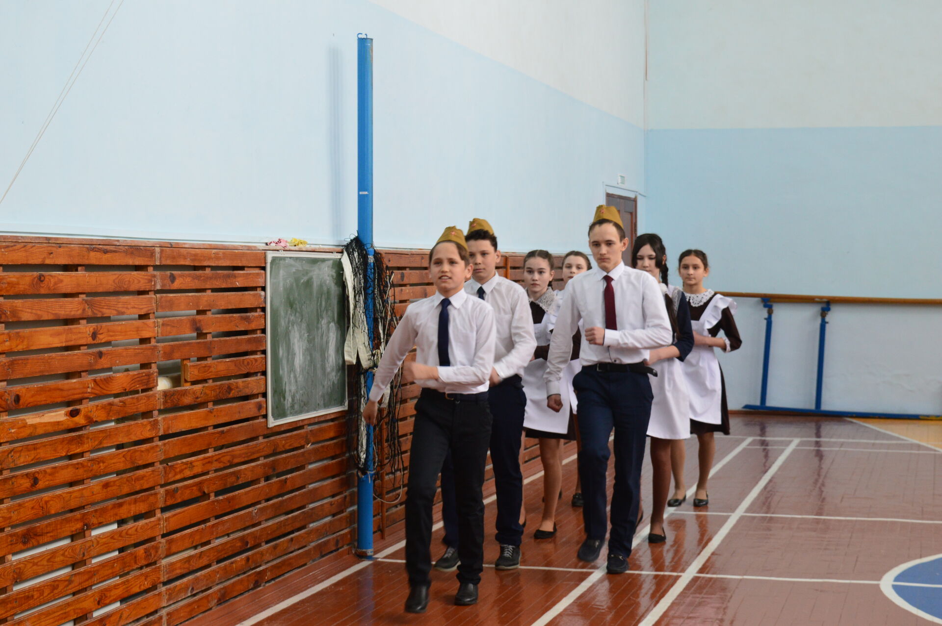 «Смотр строя и песни» в Татарской школе