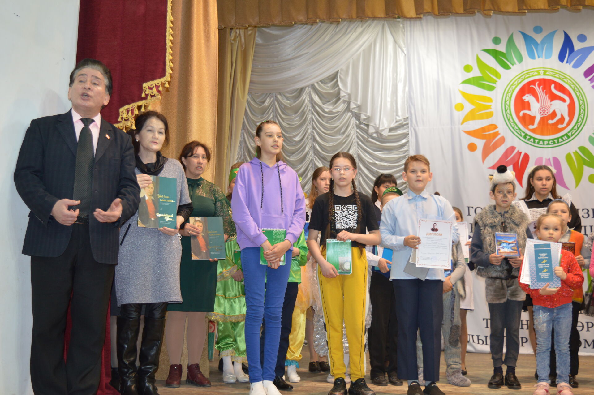 В Камском Устье наградили победителей районного творческого конкурса, посвященного 135-летию со дня рождения Габдуллы Тукая
