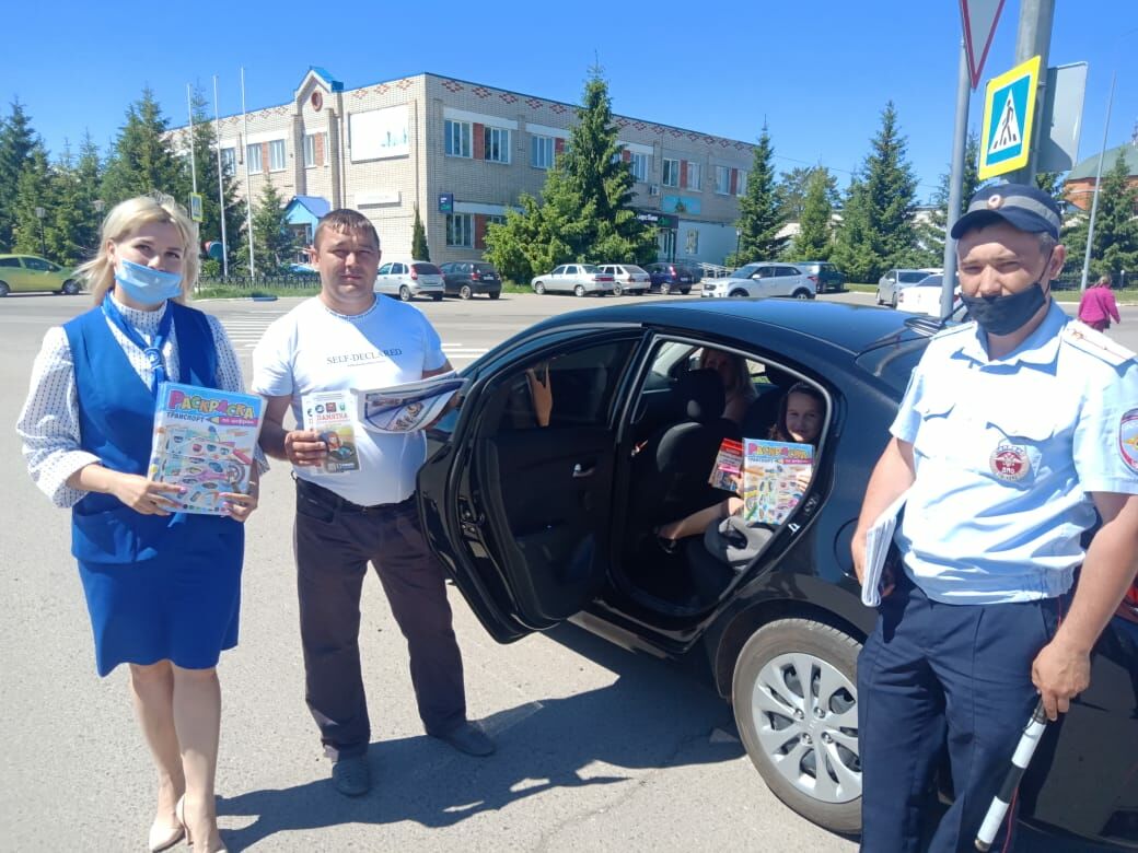 В Камском Устье сотрудники ГИБДД провели акцию