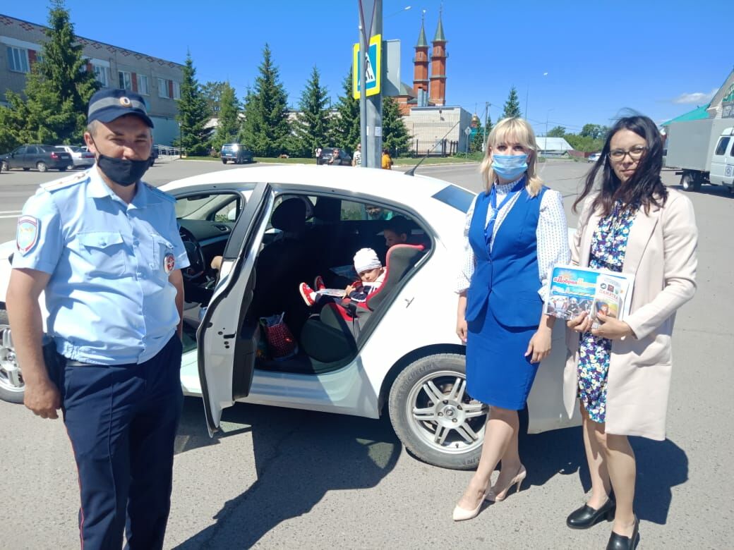 В Камском Устье сотрудники ГИБДД провели акцию