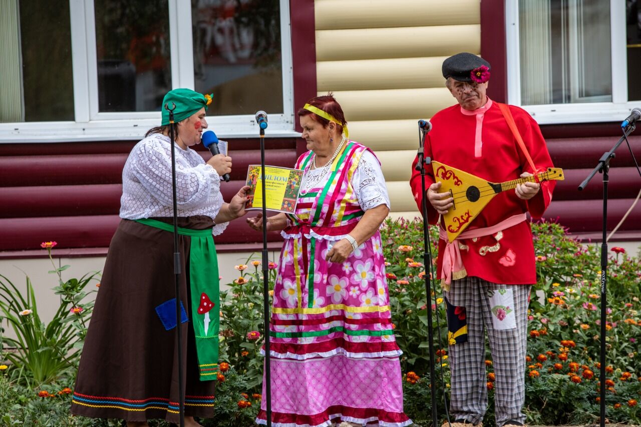 Фестиваль "Медовый вкус" в Теньках собрал гостей со всего района