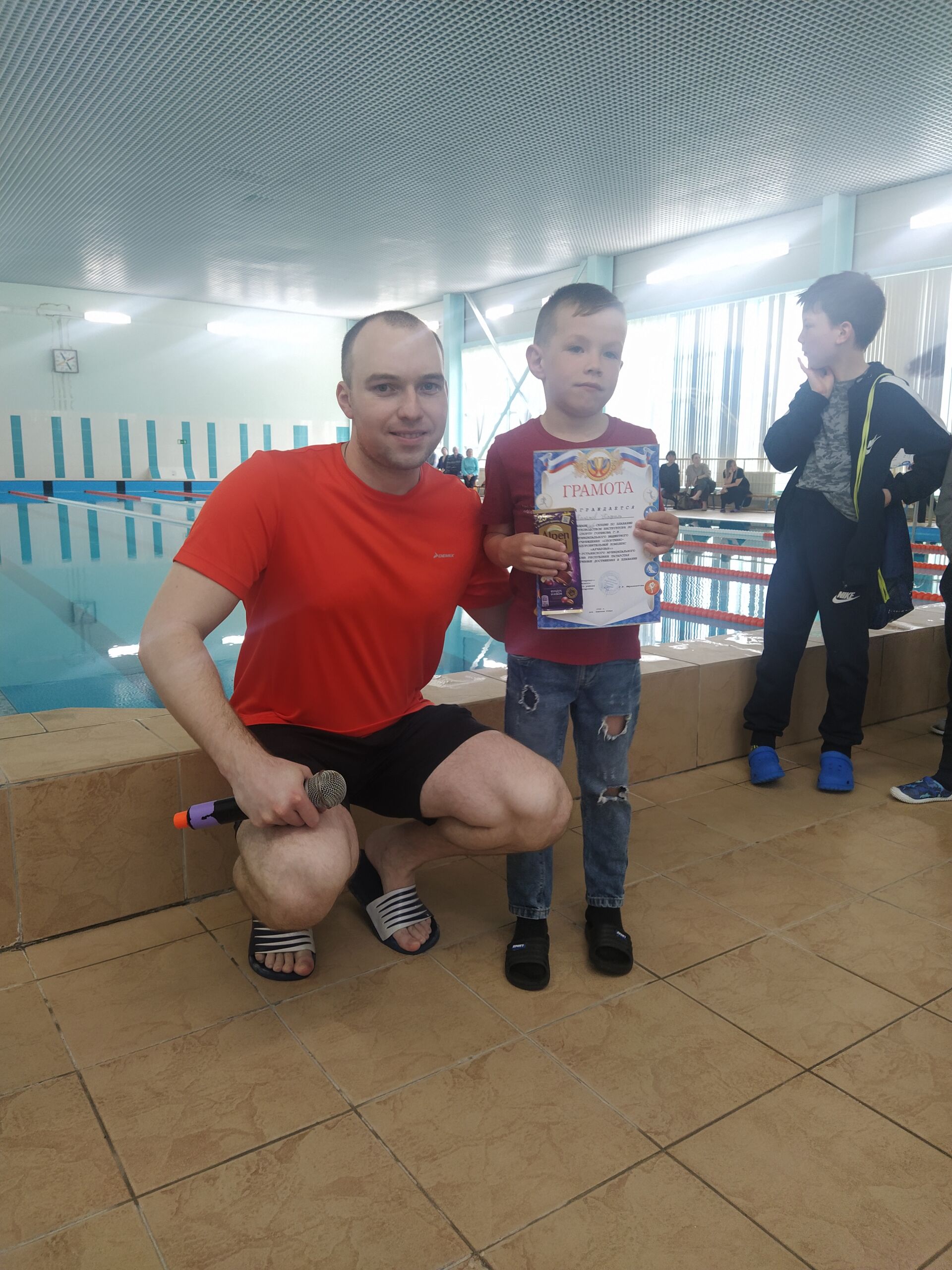 В спорткомплексе "Акчарлак" прошёл мастер-класс по плаванию