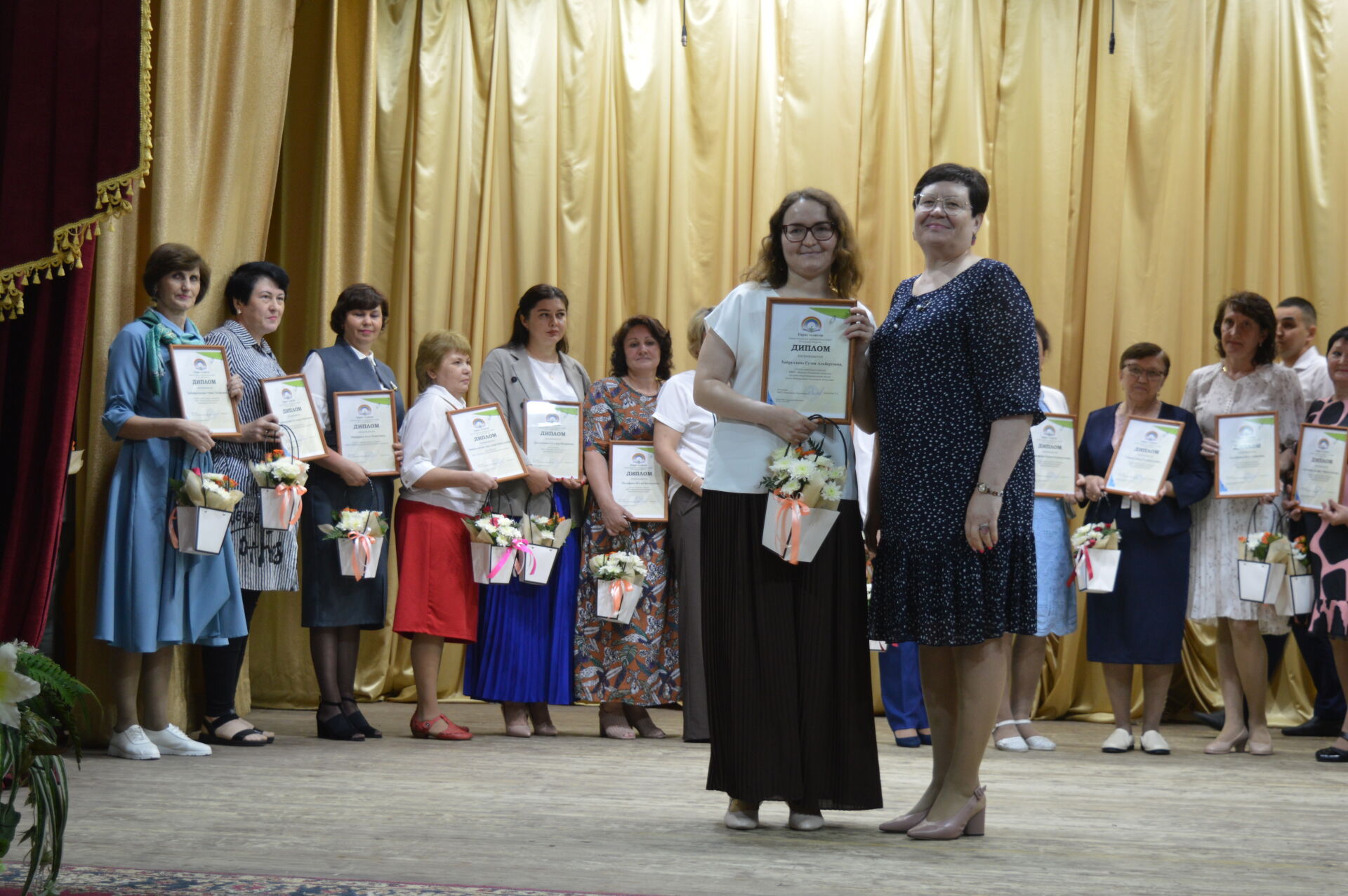 В РДК прошёл яркий праздник «Парад талантов», посвящённый Дню защиты детей