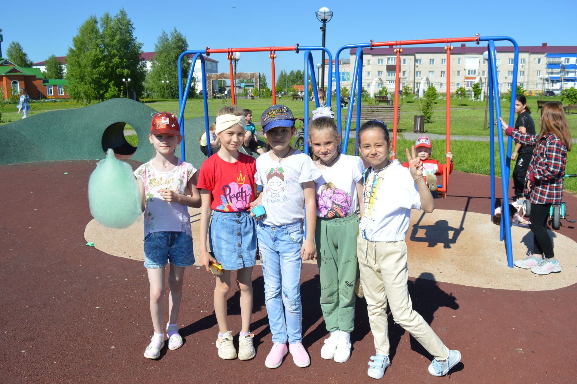 В парке Туфана Миннулина проходит праздник для детей