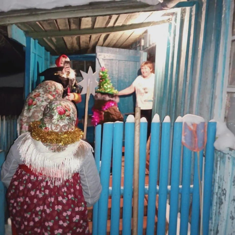 Какие основные атрибуты колядок на Рождество