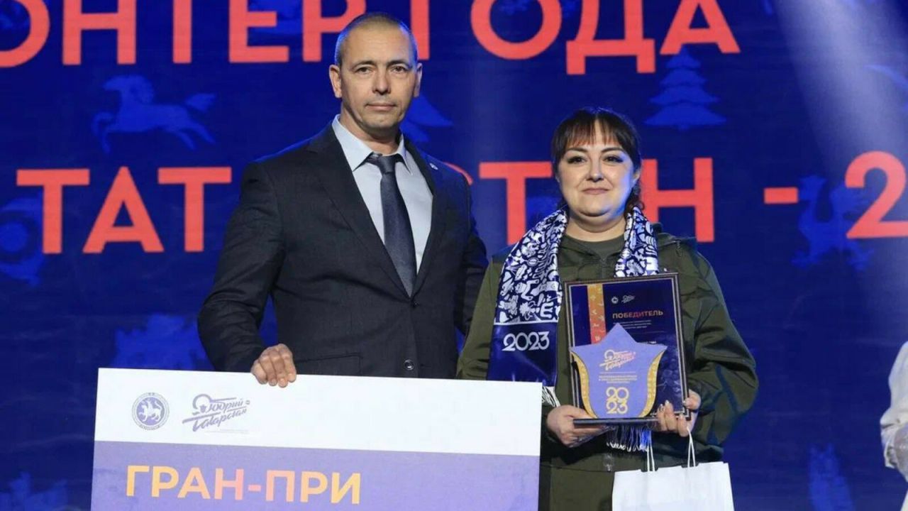 Фото волонтера года Татарстана – 2023 разместят на медиафасаде «Ак Барс Арены».