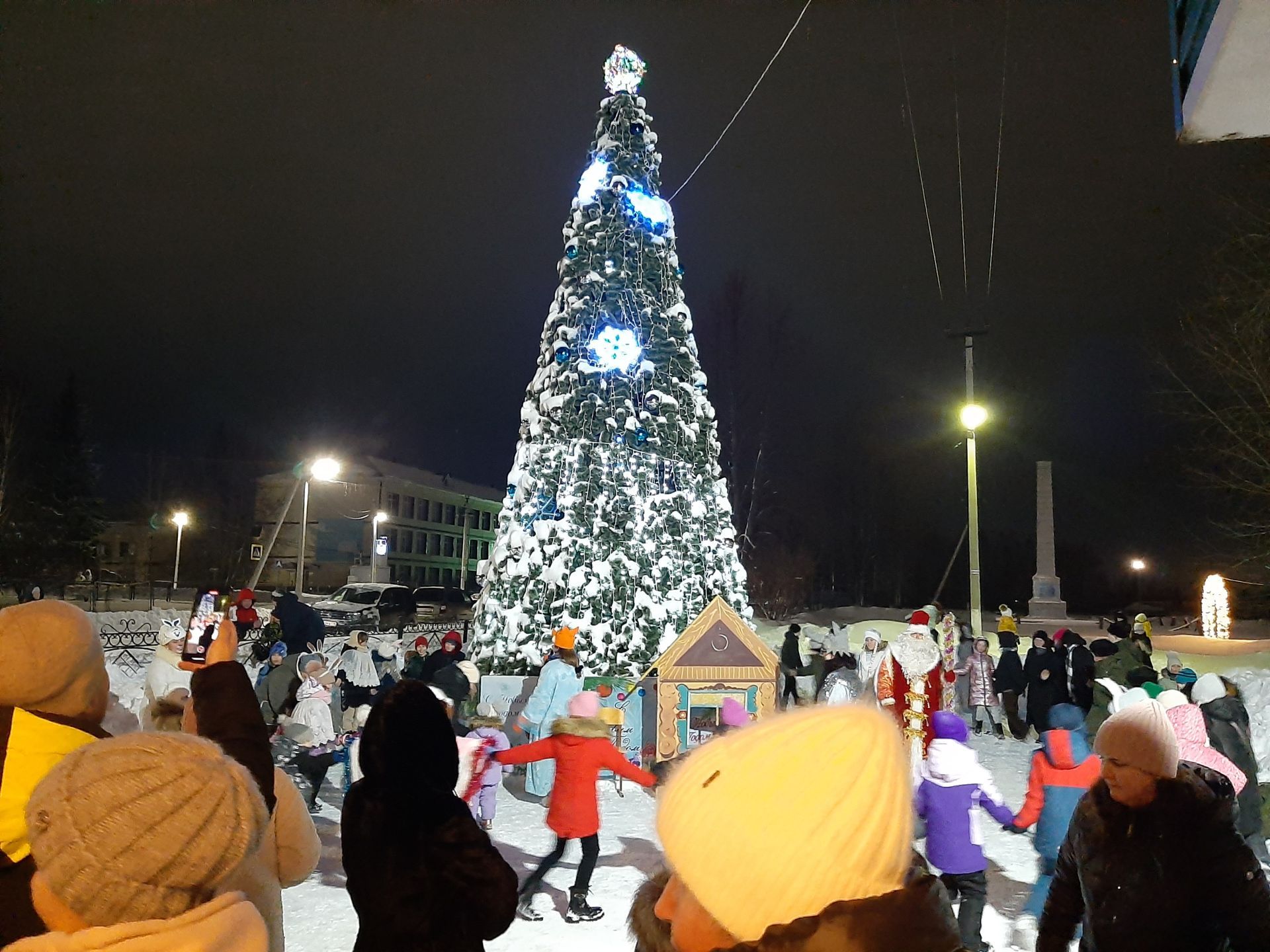 Открытие Елки состоялось в поселке речников