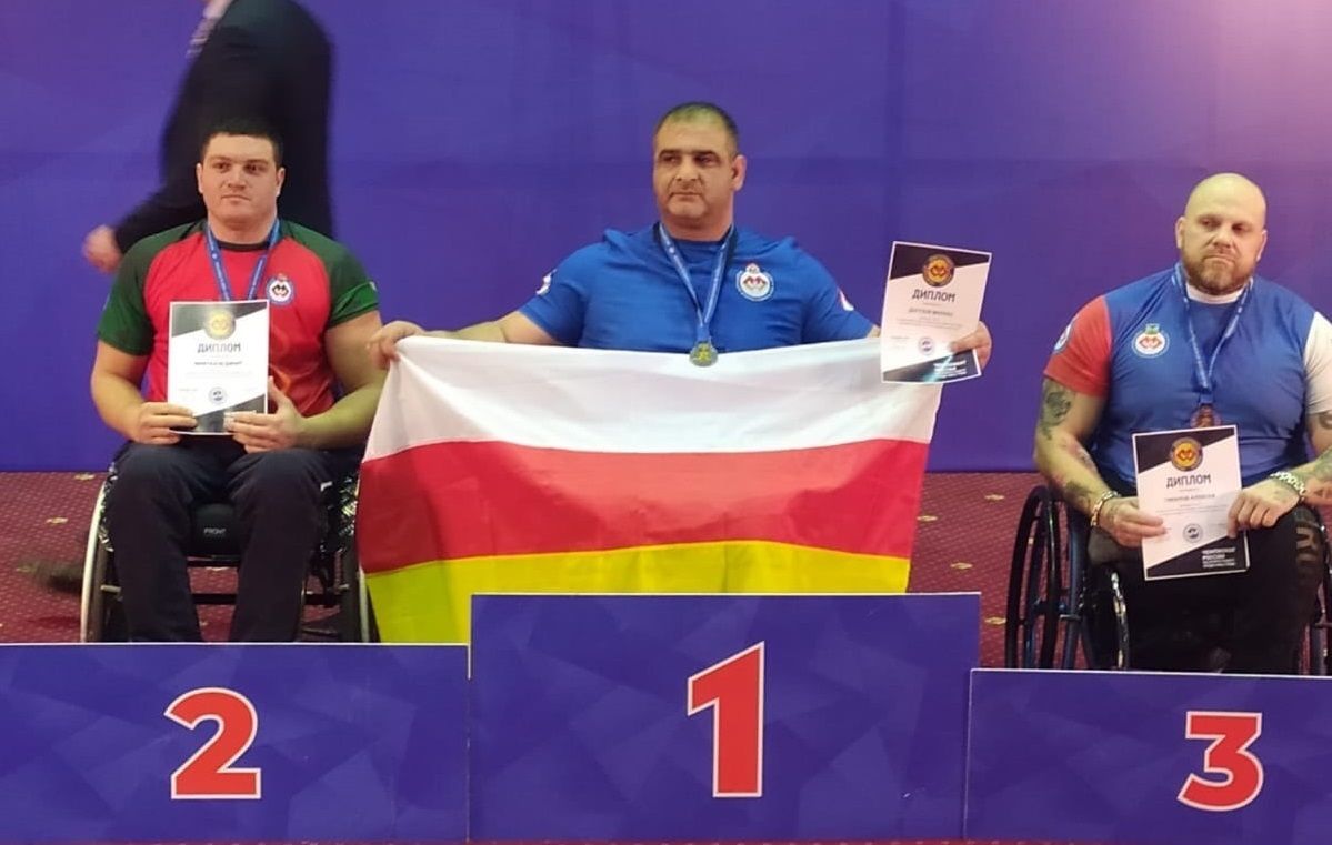 Динар Мифтахов получил серебро на чемпионате России по армрестлингу