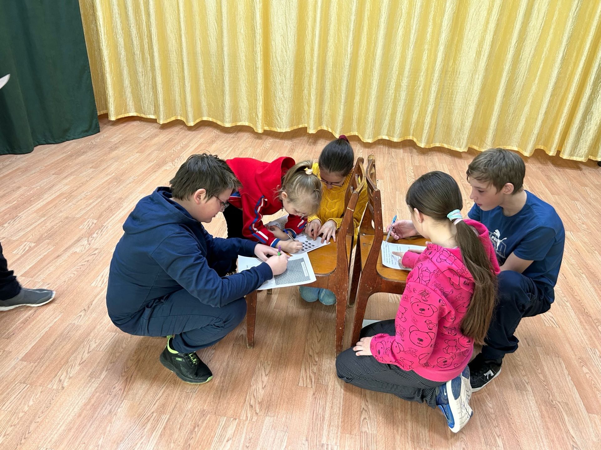 Нескучные каникулы проводят школьники
