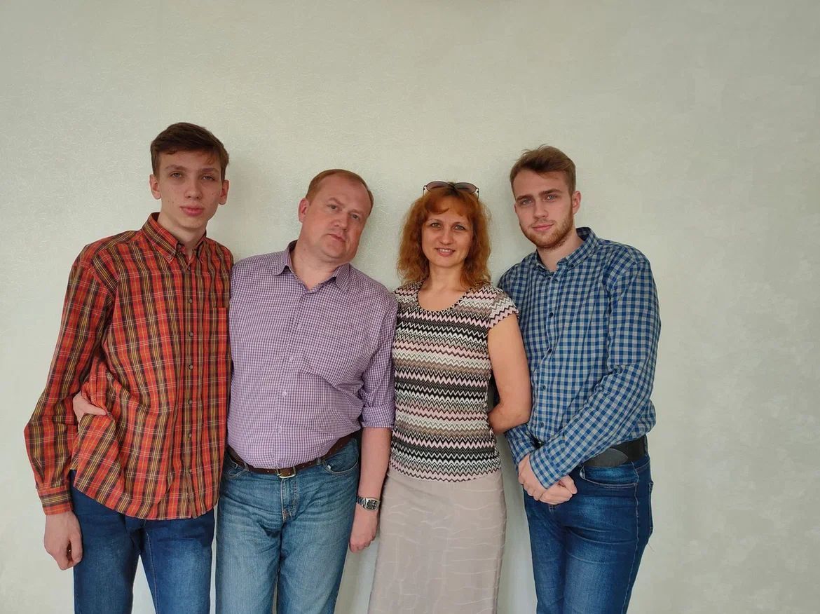 В преддверии Дня республики Раис РТ в Казанском Кремле принял лучшие семьи