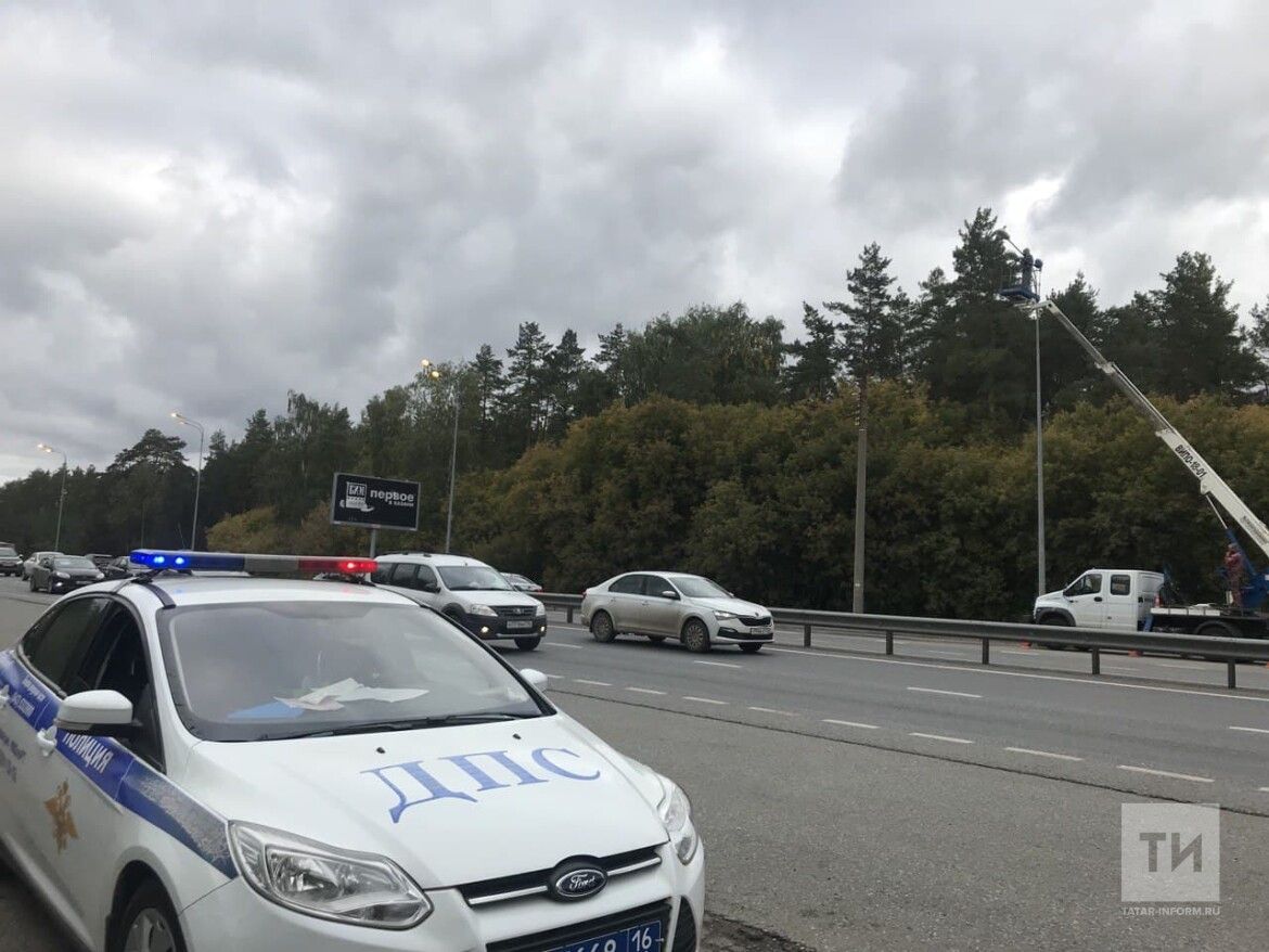 Автоинспекторы Верхнеуслонского района помогли семье с ребенком