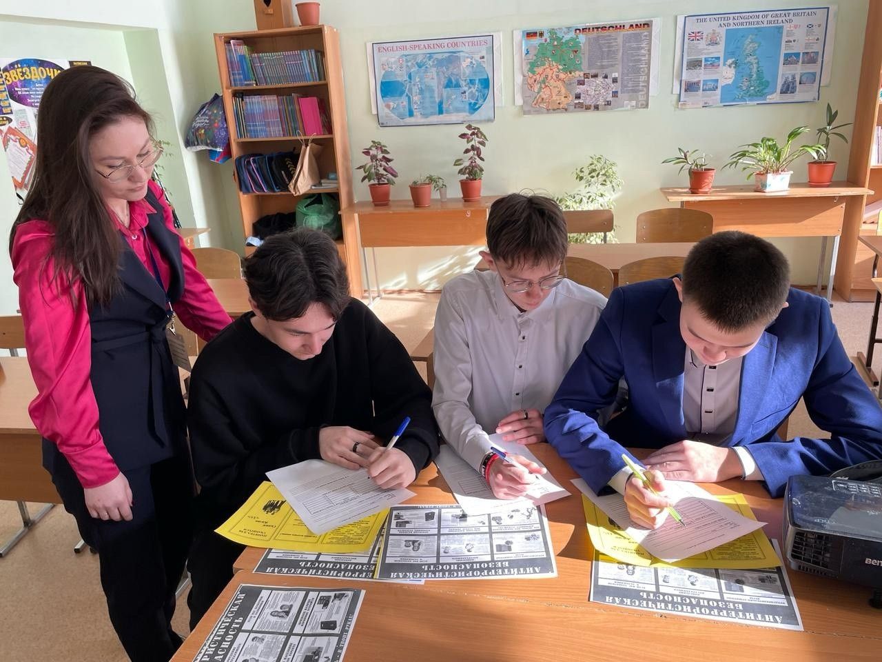 Соцработники провели с подростками беседу по профилактике суицида