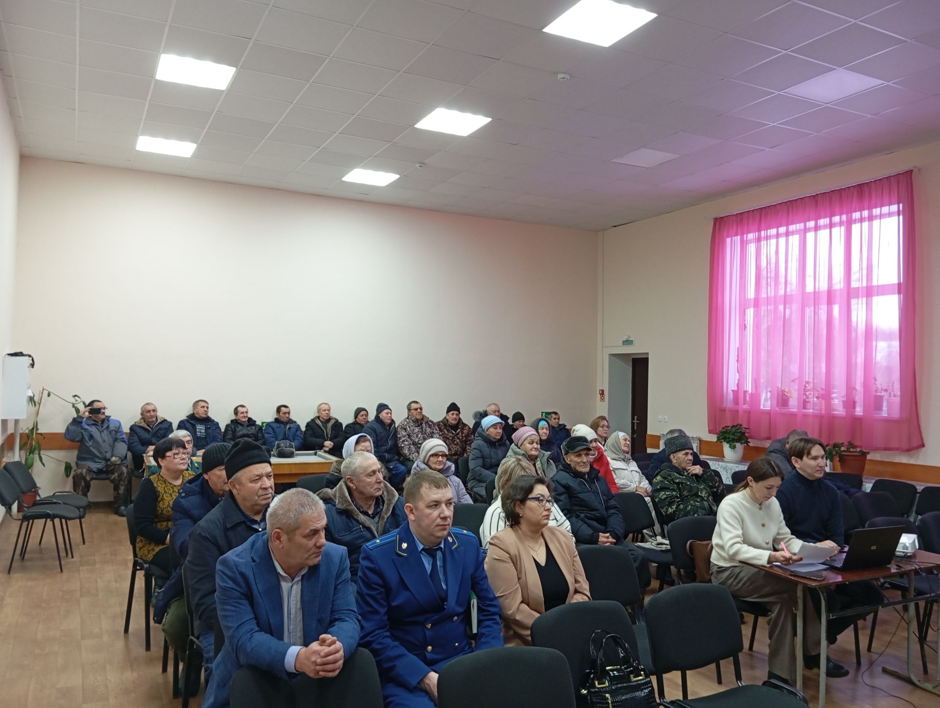 Жители района попались на уловки мошенников