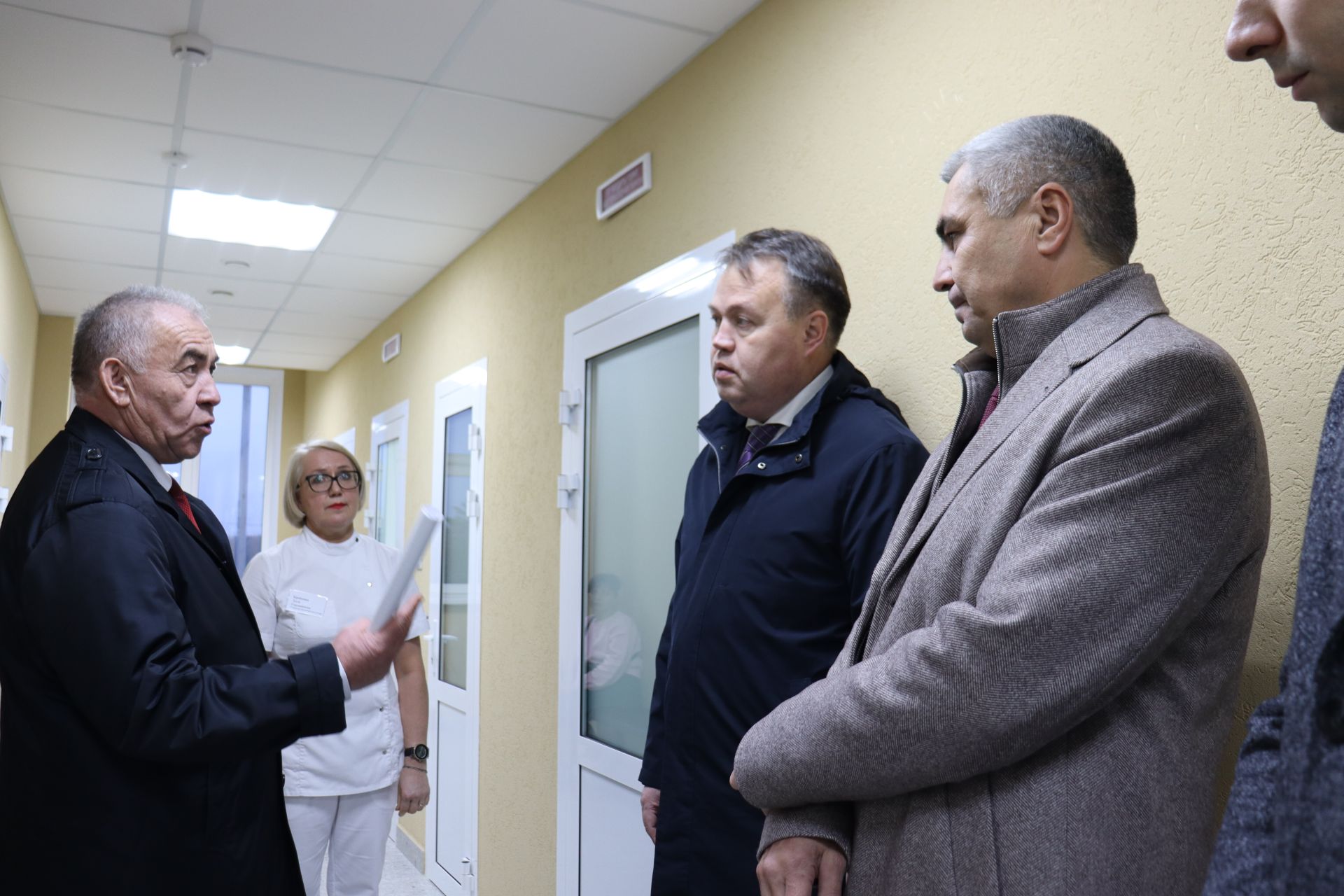 Капитальный ремонт медицинских учреждений в Камском Устье получил высокую оценку