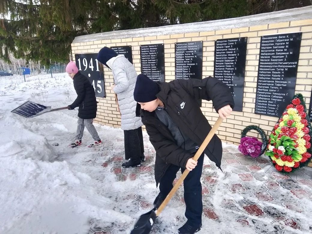 Большекляринская школа заботится о своем селе