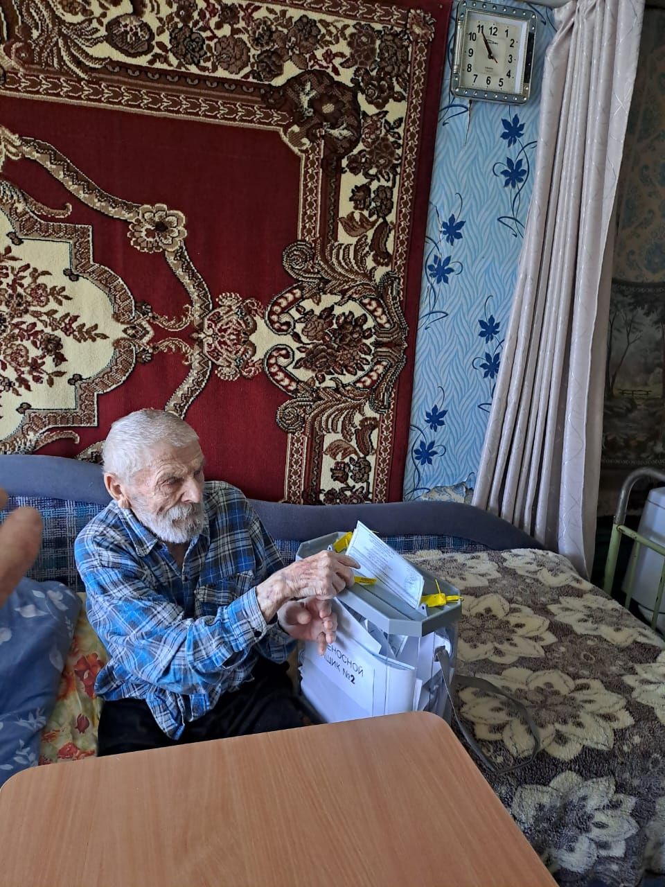 Участник Великой Отечественной войны проголосовал на дому