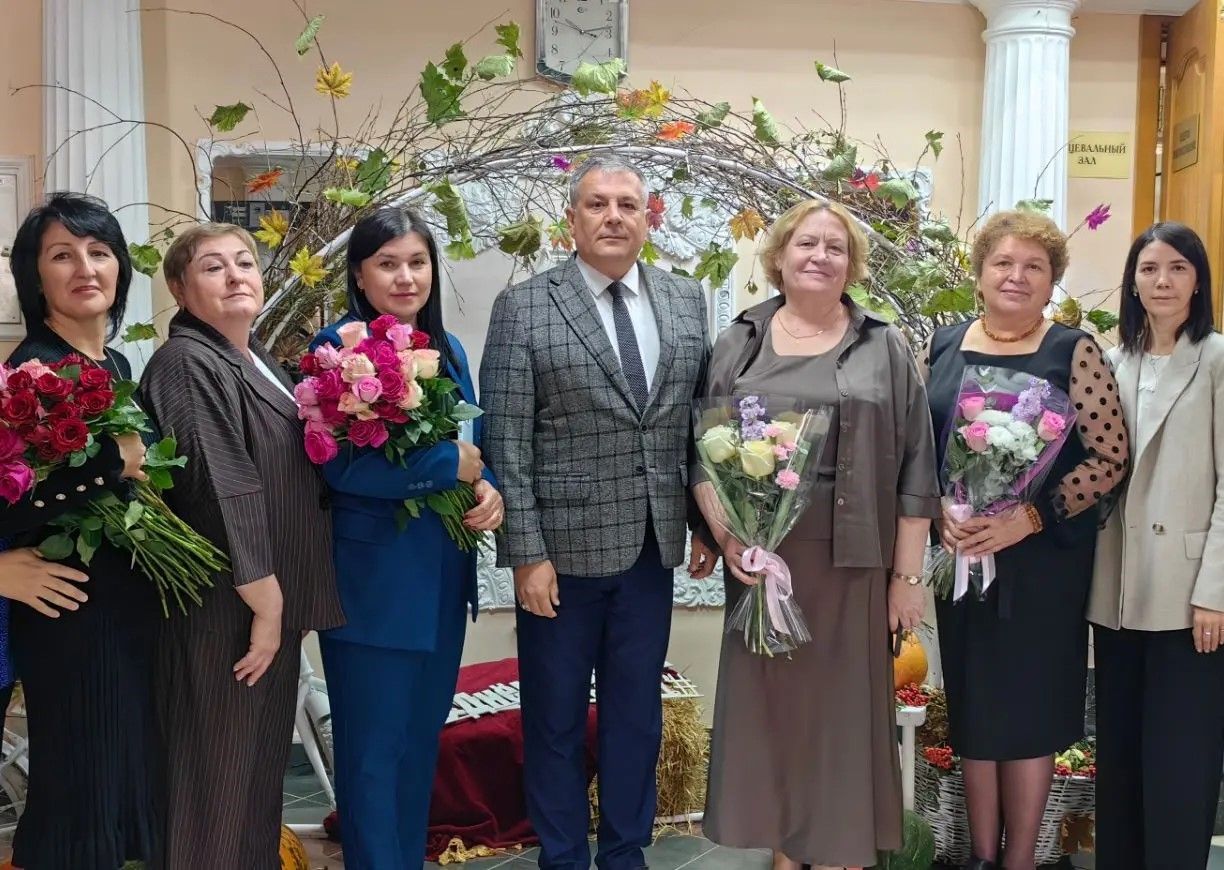 Учителей чествовали в Камском Устье