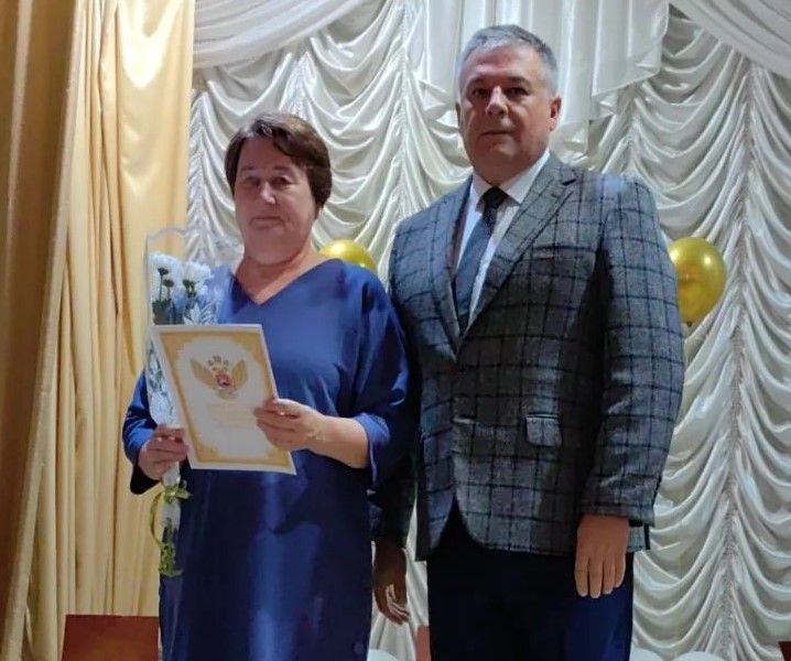 Учителей чествовали в Камском Устье