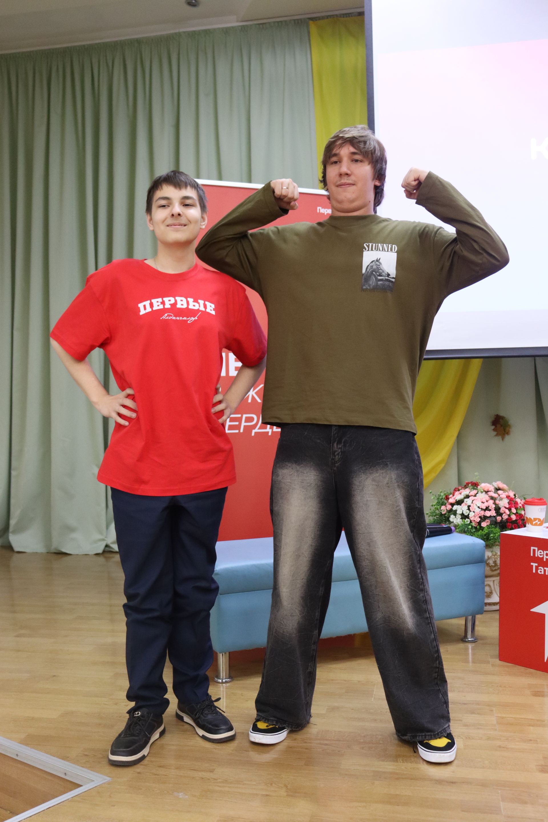 Стендап-комики провели «Классную встречу» для старшеклассников Камского Устья