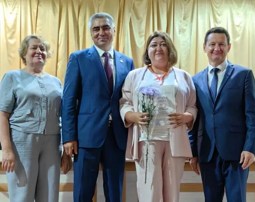 В зале не было учителя, который не получил награду