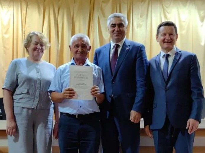 В зале не было учителя, который не получил награду