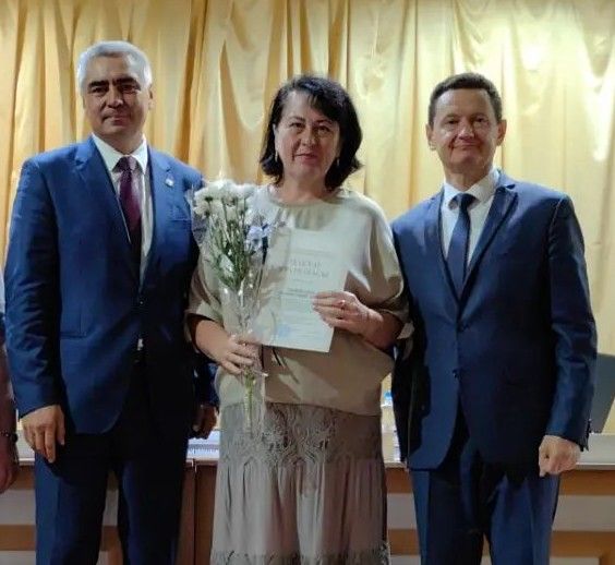 В зале не было учителя, который не получил награду