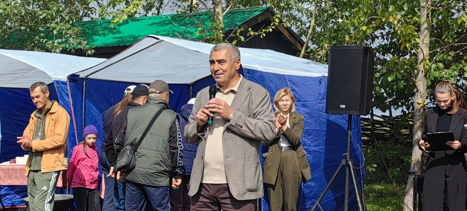 В Камском Устье сегодня прошла межрегиональная выставка винограда