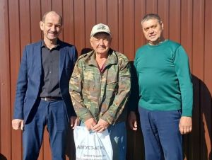 ООО «Август — Камское Устье» оказал поддержку ветеранам РОВД