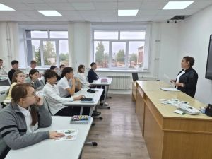 В Камскоустьинской школе обсудили правила участия в олимпиаде по защите прав потребителей