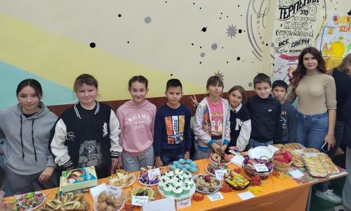 В Затонской школе прошла благотворительная ярмарка в помощь военнослужащим СВО