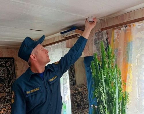 В Камско-Устьинском районе пожарные извещатели спасли человеческие жизни
