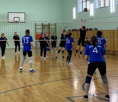 Женская волейбольная лига подходит к концу